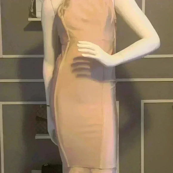 Pretty little thing - Picture 2 of 12